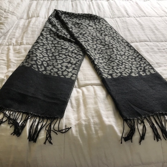 Chico’s Shawl - Picture 2 of 5